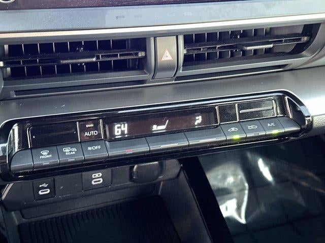 2024 Toyota Prius LE (Natl)