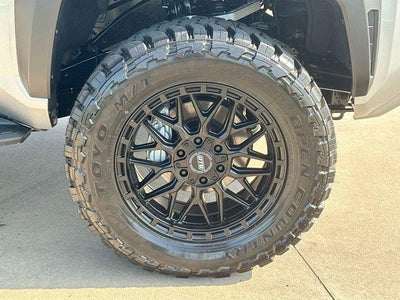 2025 Toyota 4Runner SR5 4WD (GS)