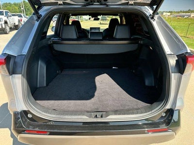 2022 Toyota RAV4 Hybrid XSE AWD (Natl)