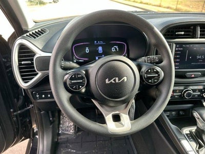 2024 Kia Soul LX IVT