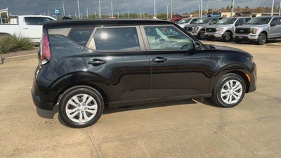 2024 Kia Soul LX IVT