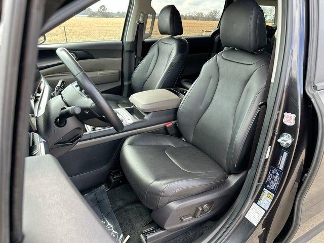 2025 Kia Carnival LXS FWD