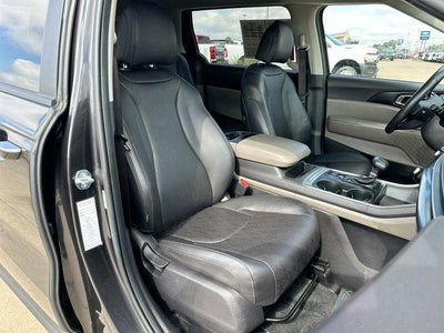 2025 Kia Carnival LXS FWD