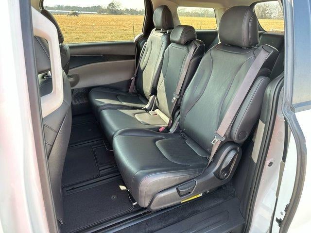 2025 Kia Carnival LXS FWD